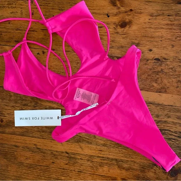 New $89 White Fox Columbia Hot Pink Bodycon One Piece MEDIUM - Picture 8 of 16